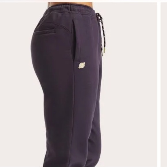 Peloton chic heavyweight joggers in purple with gold detailing, medium - Picture 5 of 13